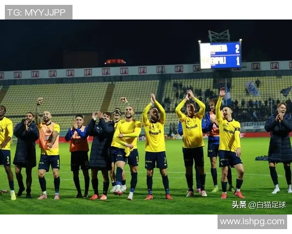 次级联赛的生存现状与梦想之间的巨大鸿沟探讨